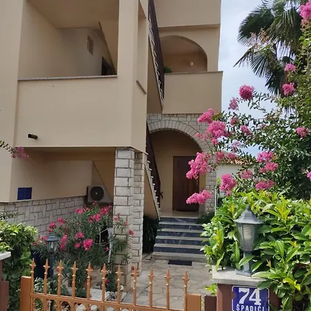 Apartment Mara
