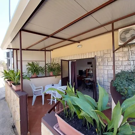 Apartment Mara *
