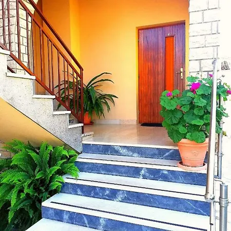 Mara Apartment *