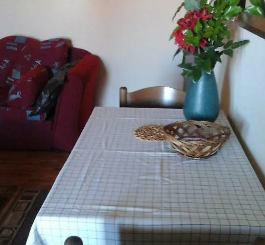 Mara アパート ポレッチ