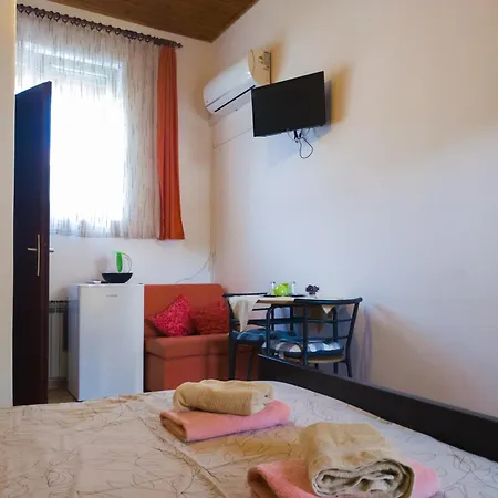 Apartman Mara *
