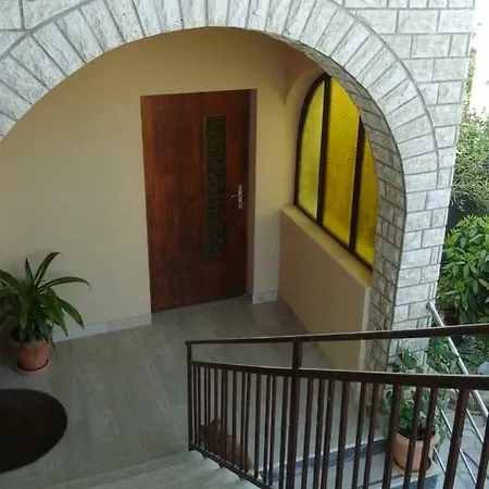 Apartament Mara *